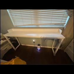Overbed Table with 360 wheels Queen Size Mobile Bed Desk/Stand up desk - LIKE NEW