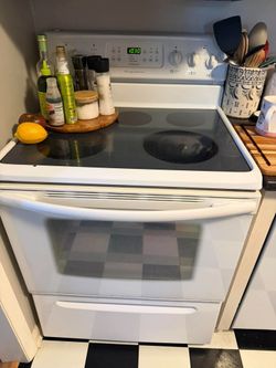 Frigidaire Stove
