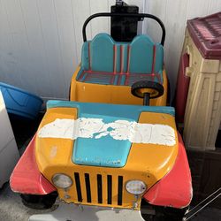 Vintage coin operated car ride ( moving must go asap)