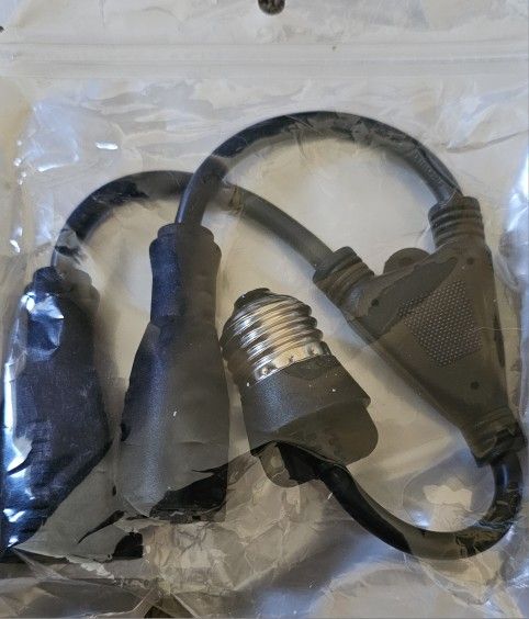 2 in 1 Light Socket to Plug Adapter, Convert E26/E27 Bulb Socket to 2 Pieces 3 Prong Outlet with Extension Cord, Flexible Light Bulb Socket ATTIC