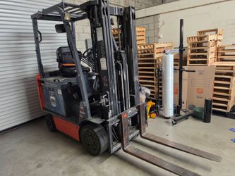Toyota electric forklift 8fbcu25 4 wheeler with charger  110/120