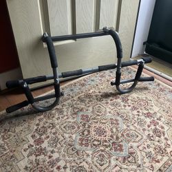 Iron Gym Pro Fit Pull Up / Chin Up Bar 