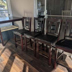 Table & Chairs