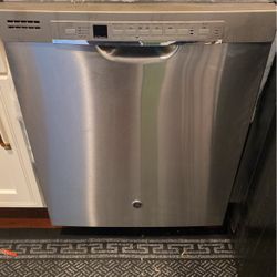 GE Dishwasher And Stove 