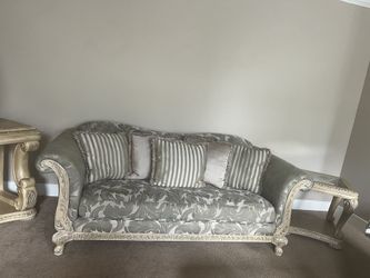 living room set $300 Pick Up Only Spanaway