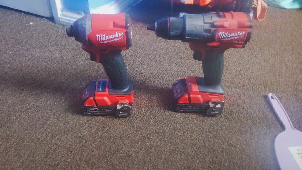Inpacto Milwaukee 18 VL FUEL BRUSHLESS Y Drill HAMMER Milwaukee Fuel BRUSHLESS Con Vateria Incluído
