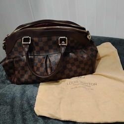 AUTHENTIC LOUIS VUITTON STEAL OF A DEAL 