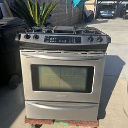 Frigidaire 30” Stainless Gas Oven