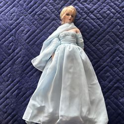 Princess Diana 20" Visit > Limited Edition Doll Fin...