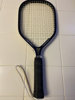 Racquet Black &White Model Skyline Scorpion Length 18 3/4(41/8)