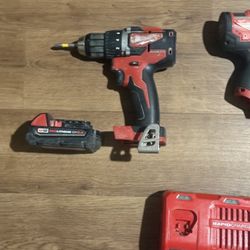 Milwaukee Drills With Batteries And Charger