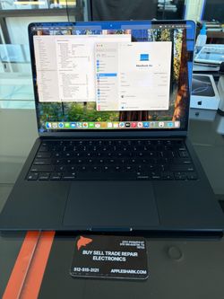 Apple 13” MacBook Air M3 Chip 16GB RAM 256SSD! 90 Days Warranty! Financing Available!