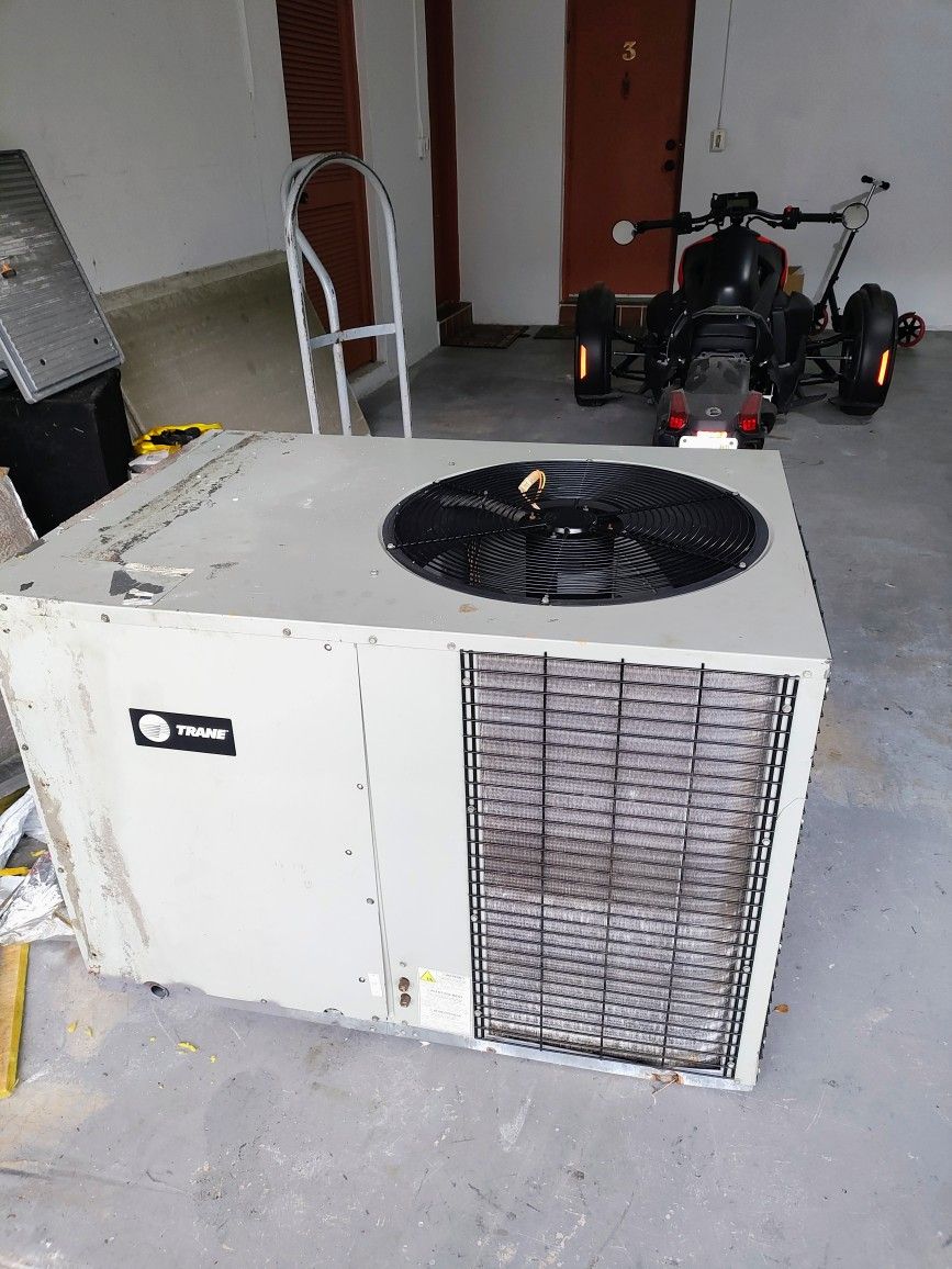 Trane Paquet Unit 3 Tons Front Return 2014
