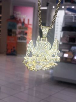 Iced out gold filled pendant Stainless steel 14k finish Rope chain necklace CZs ! Doesn’t turn green