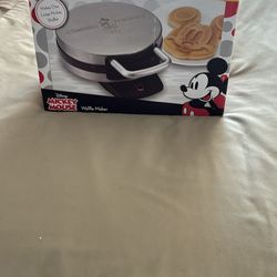 New waffle maker Mickey Mouse