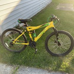 Mongoose Mountain Bike Boys 24