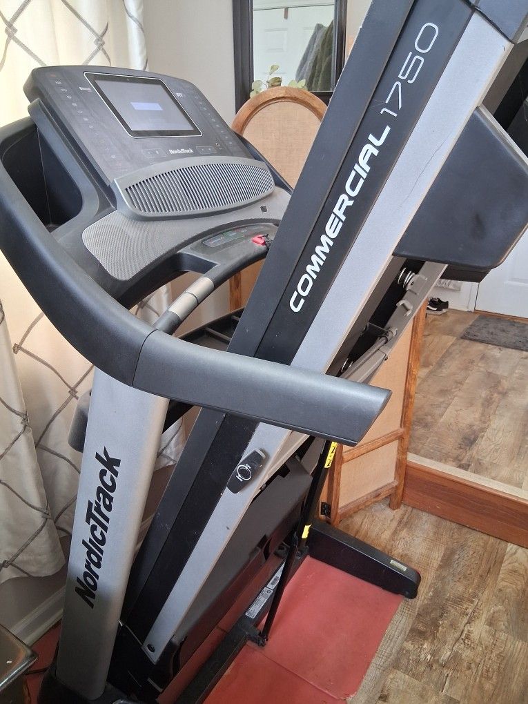 NordicTrack Commercial 1750