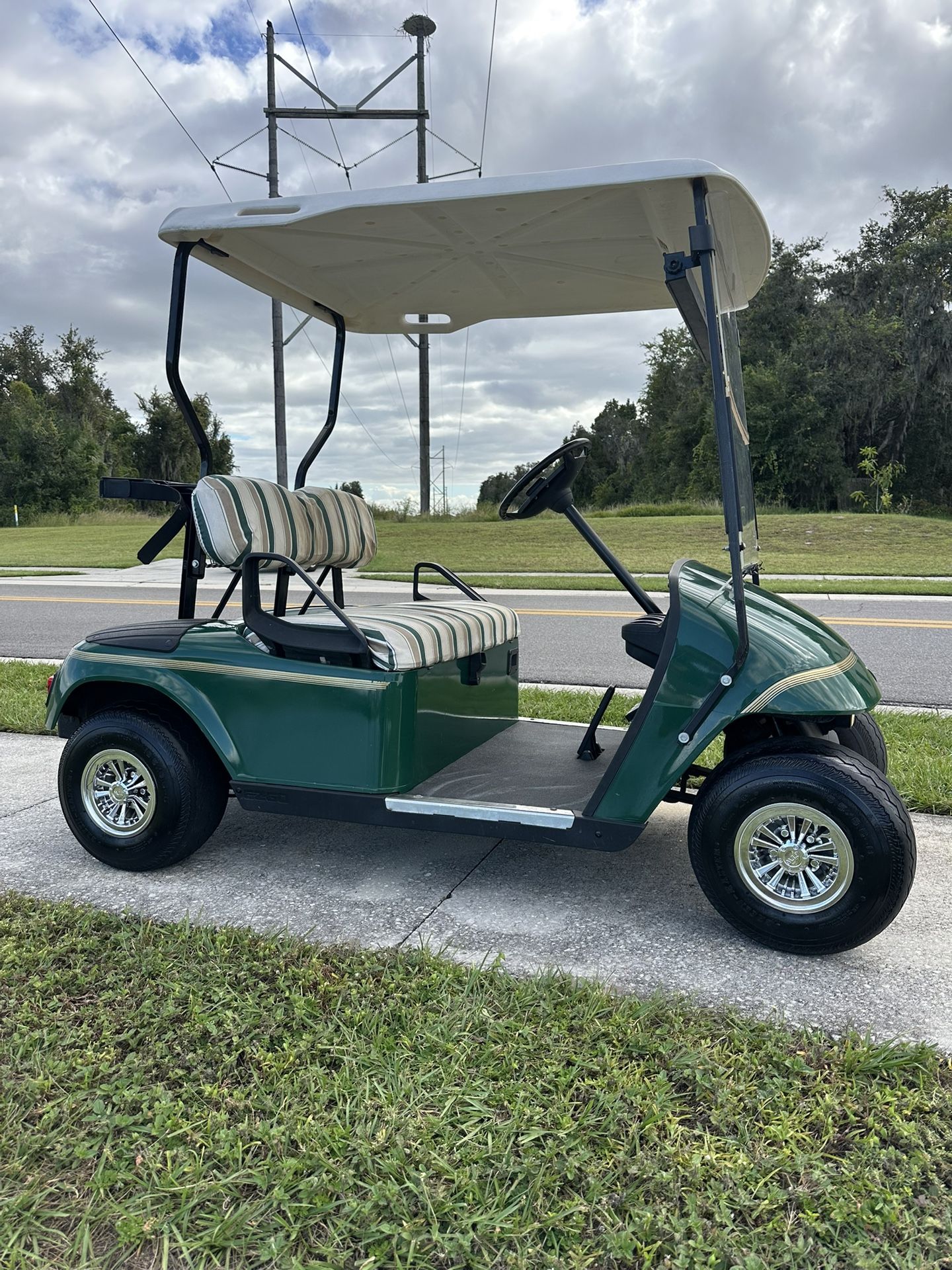 EZGO GOLF CART/NEW BATTERIES 