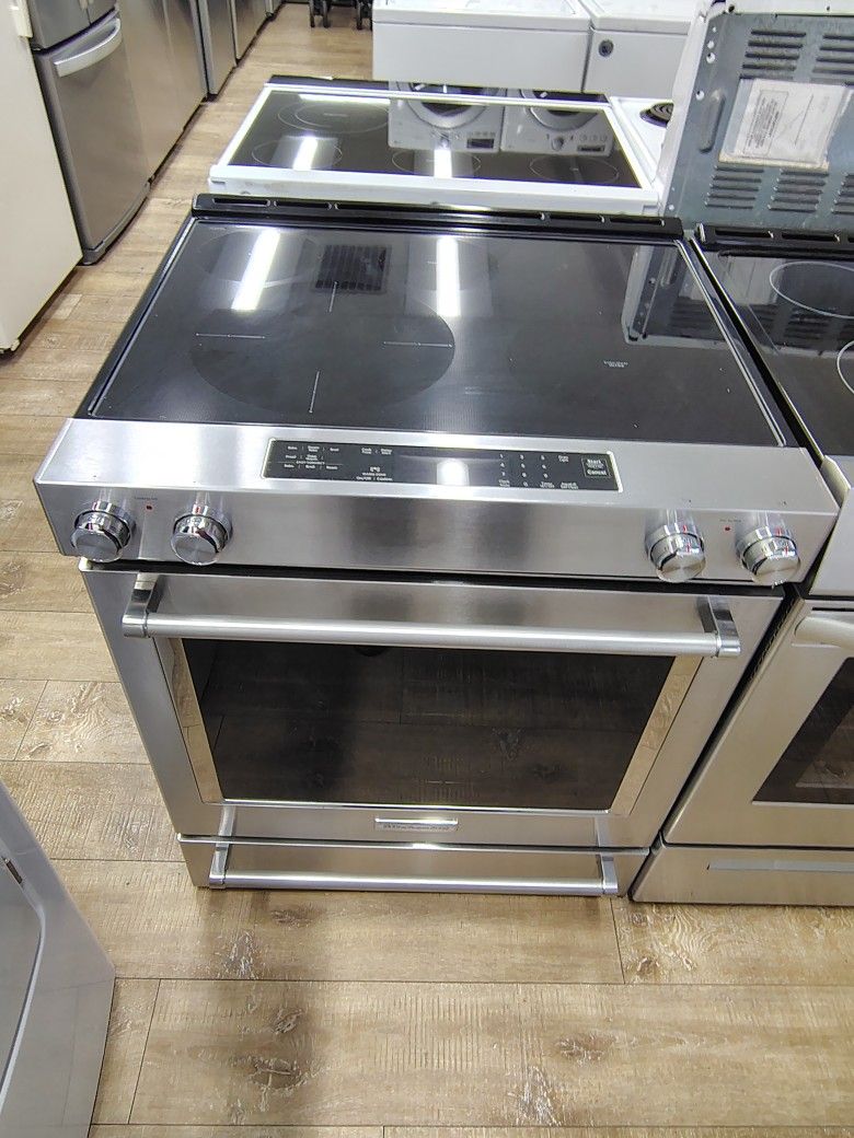 Kitchen Aid Stainless Steel Top Glass Electric Stove With Convention Oven In Excellent Working Condition