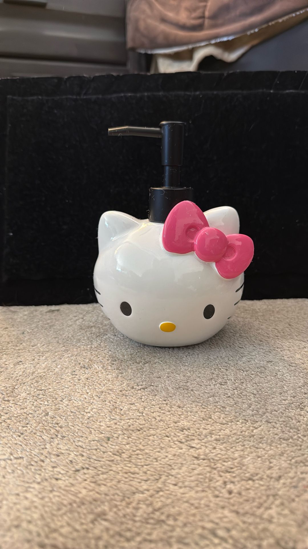 Hello Kitty Dispenser