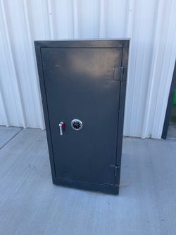 Floor safe