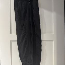 Lululemon size 2 joggers