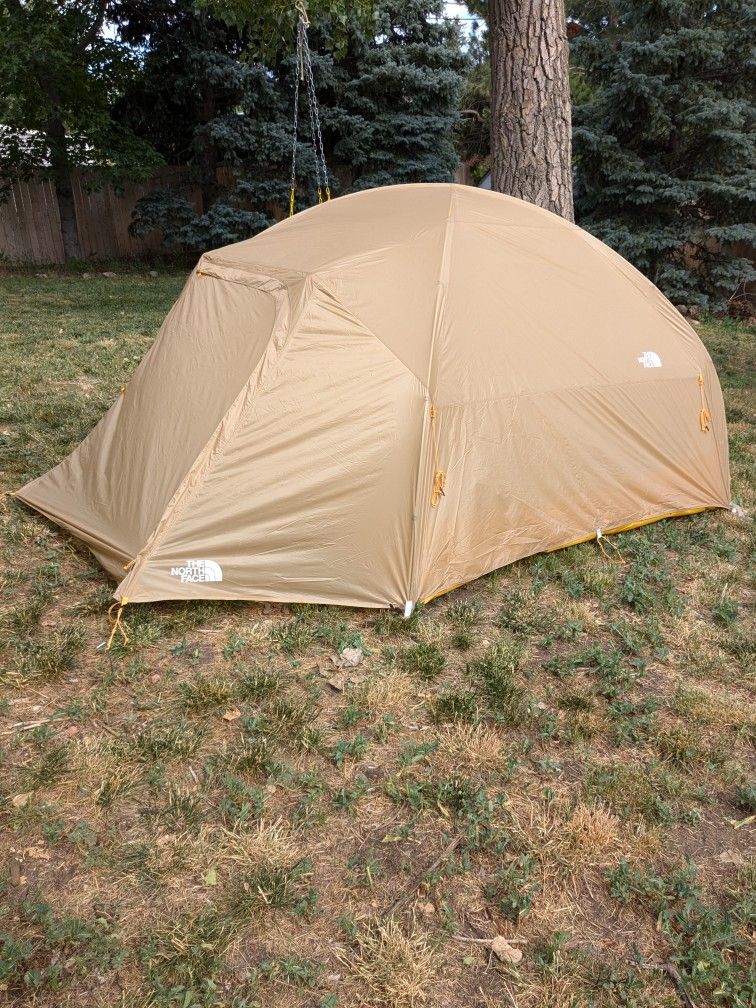 The North Face Trail Lite 4 Tent + Footprint