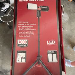 7000 Lumen portable tripod work light