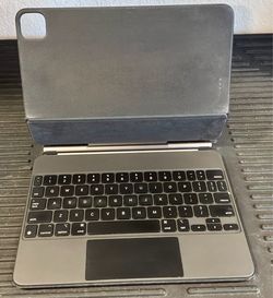 iPad Pro Magic Keyboard & Pencil