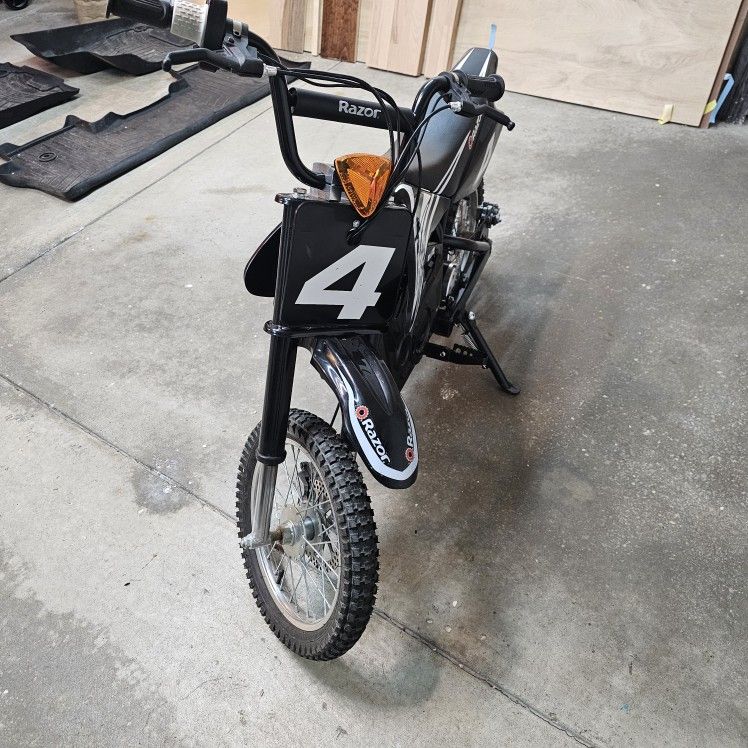 Razor Dirt Rocket MX650