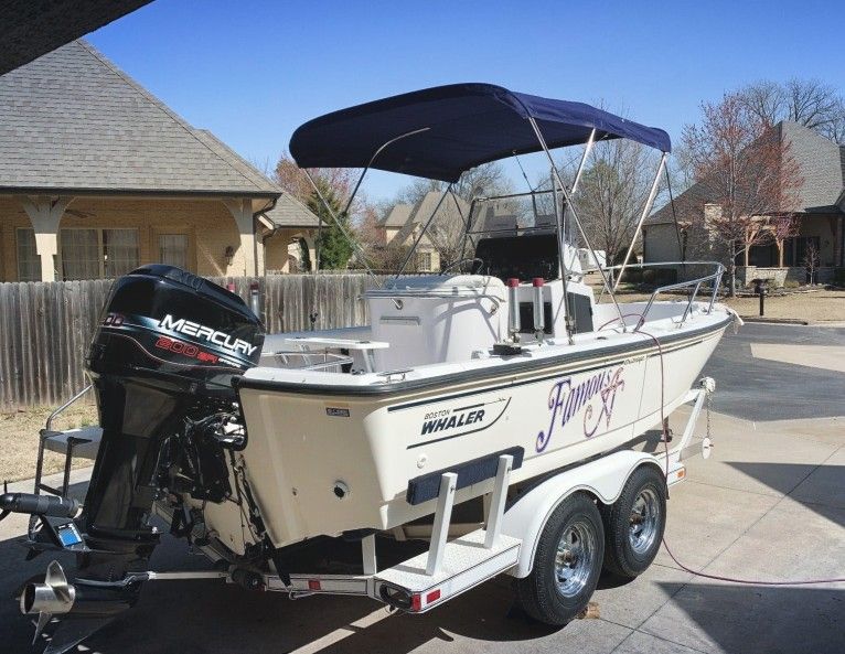 1996 Boston Whaler Outrage 19