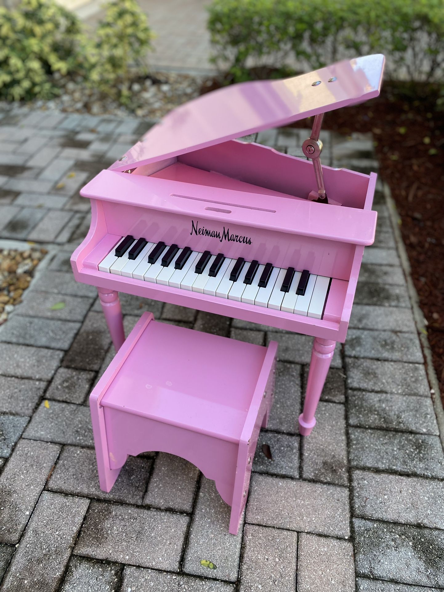 Neman Marcus - 30-Key Mini Grand Piano, Pink
