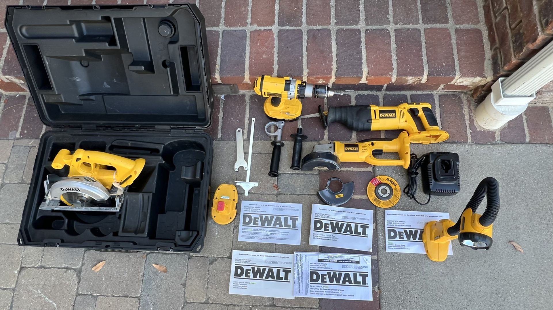 Dewalt 18 Volts Profession Grade Tools
