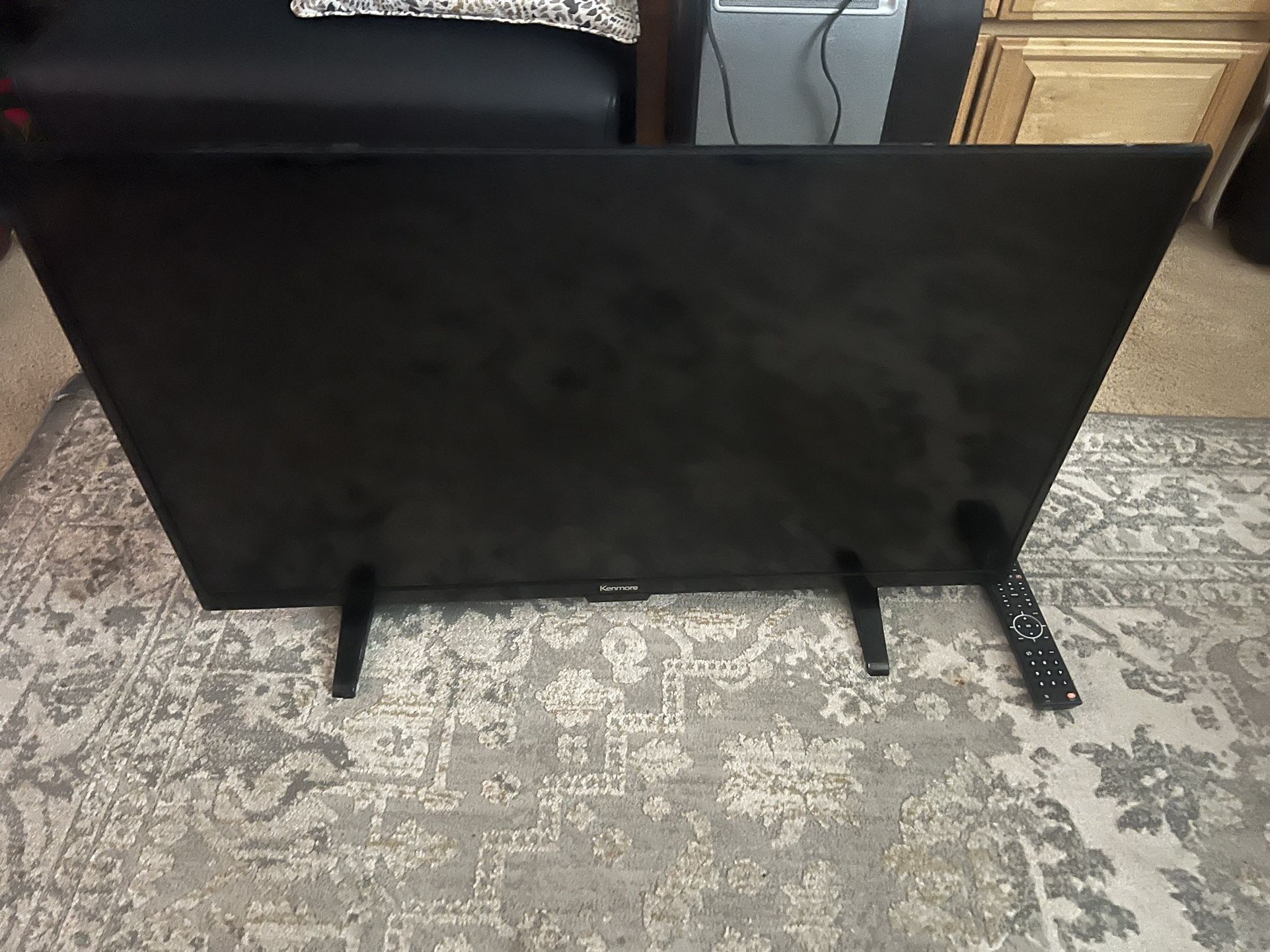 Kenmore 40-inch TV 