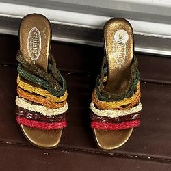 Ladies sandals size 6