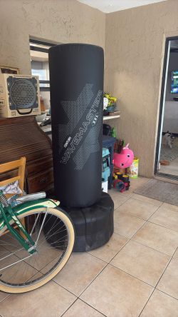 Century Wavemaster Xxl Freestanding Punching Bag