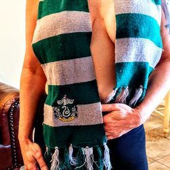 You won't need a warming spell with this Slytherin Scarf
