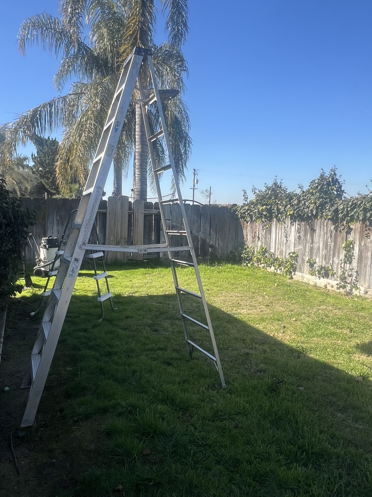 WERNER - 10 Ft Ladder - 14 Ft Reach - Used