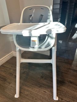 ++++4 MOMS ++Highchair $50+++++