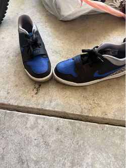 Used kids Nikes