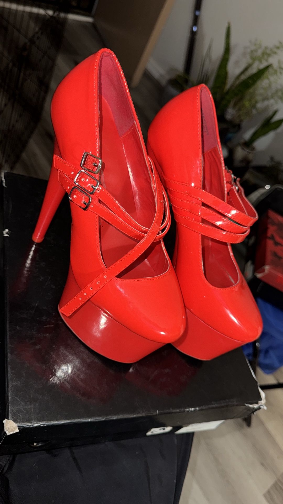 Red Hustlers Heels Woman’s Size 10