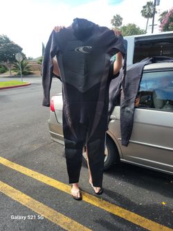 Oneill Epic 3/2 XL Wetsuit in good condition.