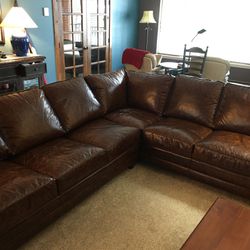 Leather Sectional Couch w/ Pull-out Sleeper