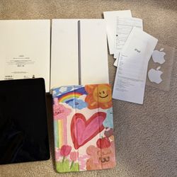 iPad 9th Gen Wi-Fi 256GB - Space Gray (Like New!) Brand-new iPad case included