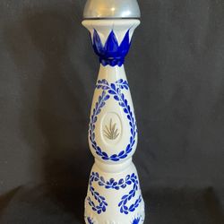 Clase Azul Tequila Reposado Pottery Hand Painted  White/Blue 750 ml Empty Bottle