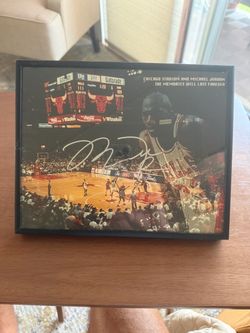 autographed 8 x 10 Michael Jordan picture autographed 8 x 10 Michael Jordan picture