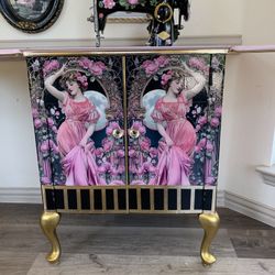 Sewing Machine With Rose Decals And Two Ladies 