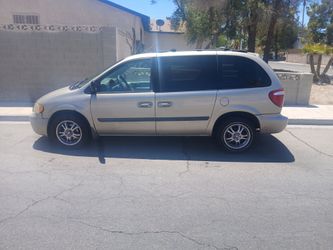 2005 Chrysler Town and country