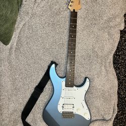 YAMAHA PAC112J LAKE PLACID BLUE PACIFICA ELECTRIC GUITAR