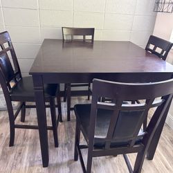 Table With 4 Chairs
